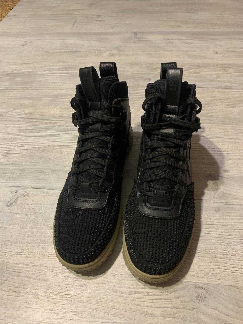 Оригінальні кросівки Nike Lunar Force 1 р44,5