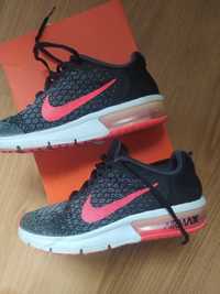 Ténis Nike Air Max tamanho 37,5