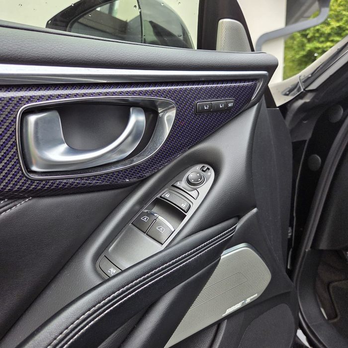 Samochód Infinity q60