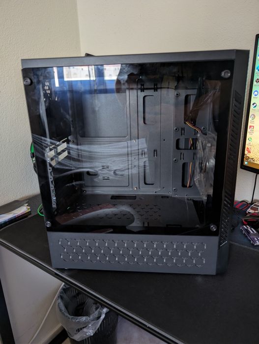 Caixa Micro ATX com RGB