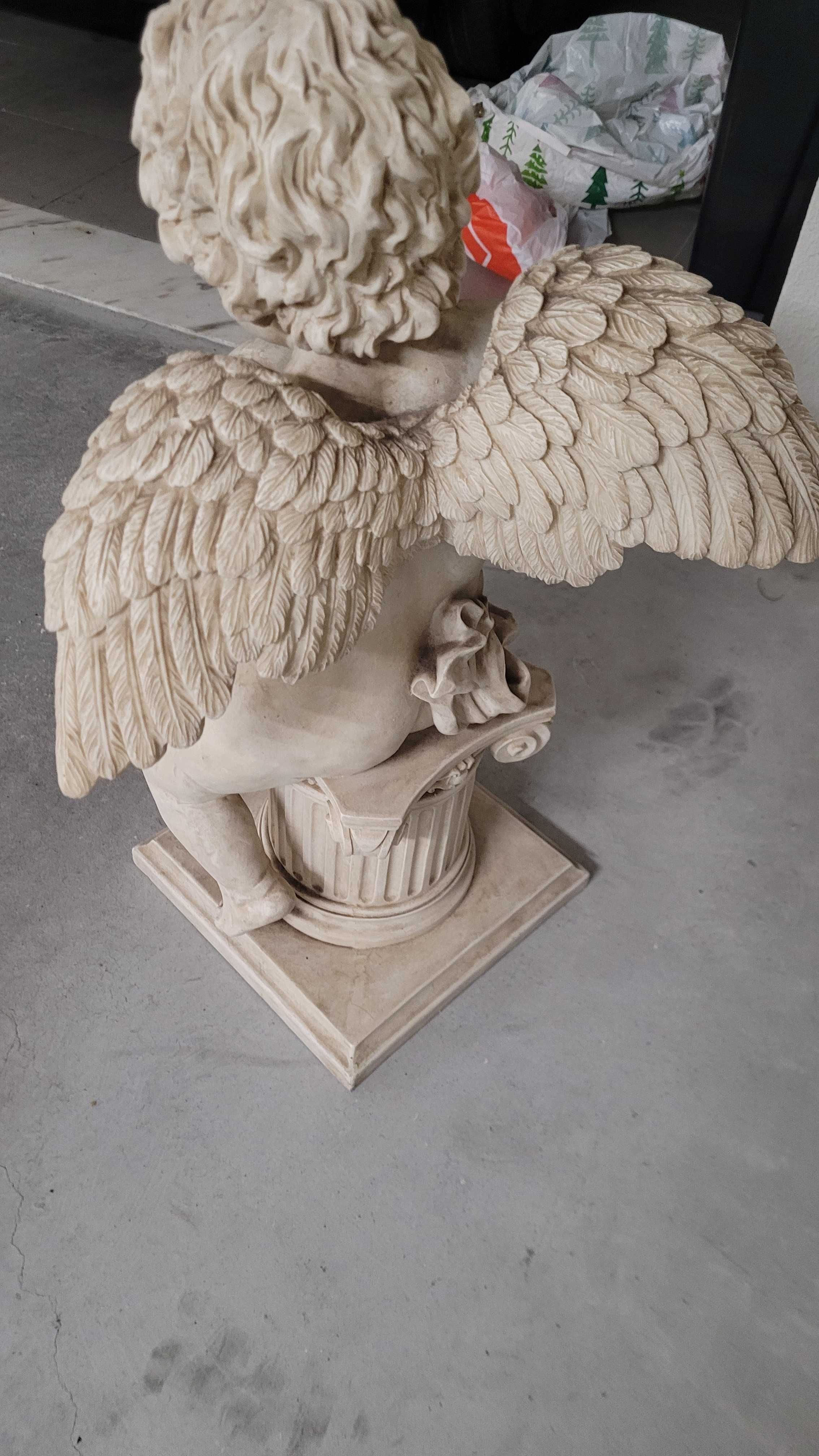 Anjo decorativo, em resina