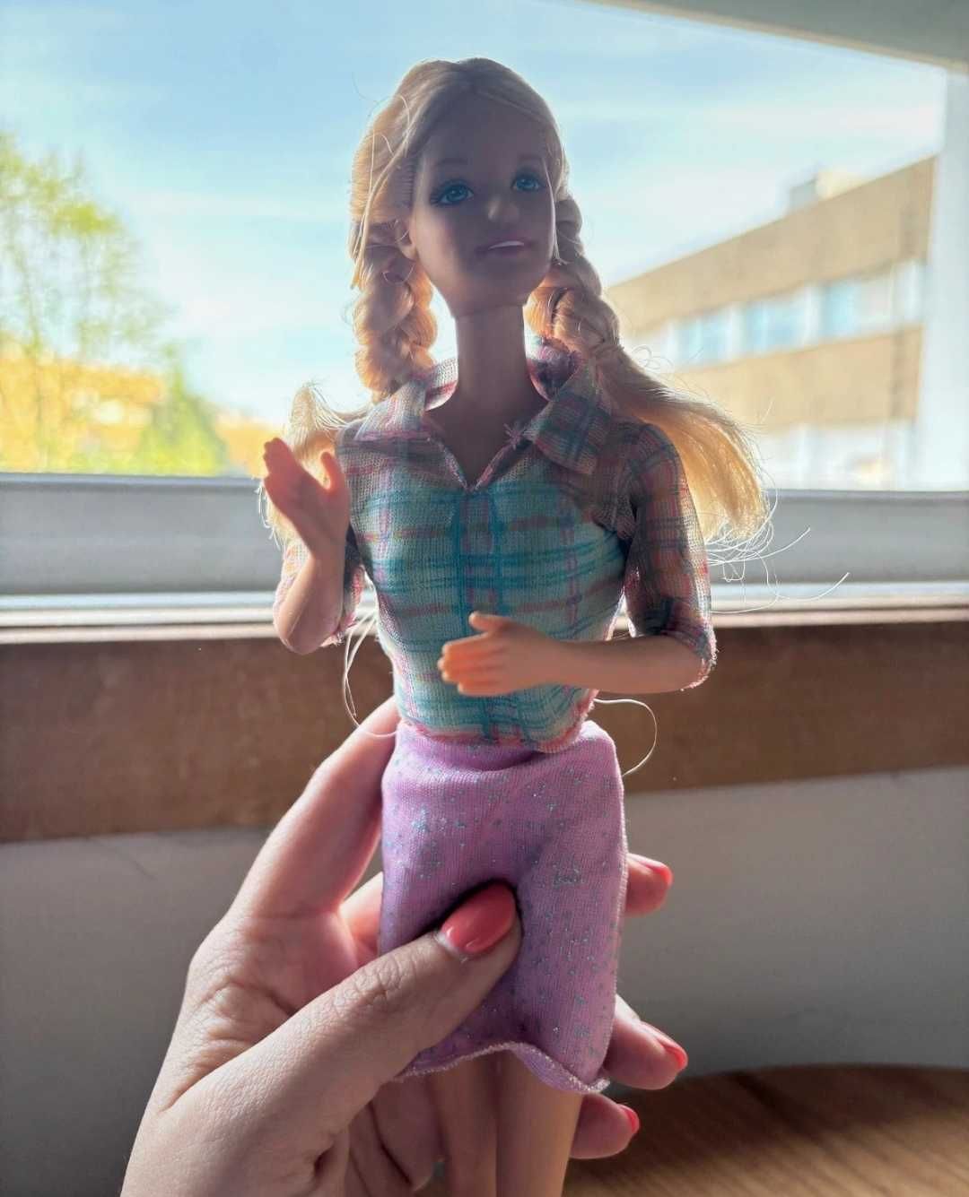 Barbie Walking..
