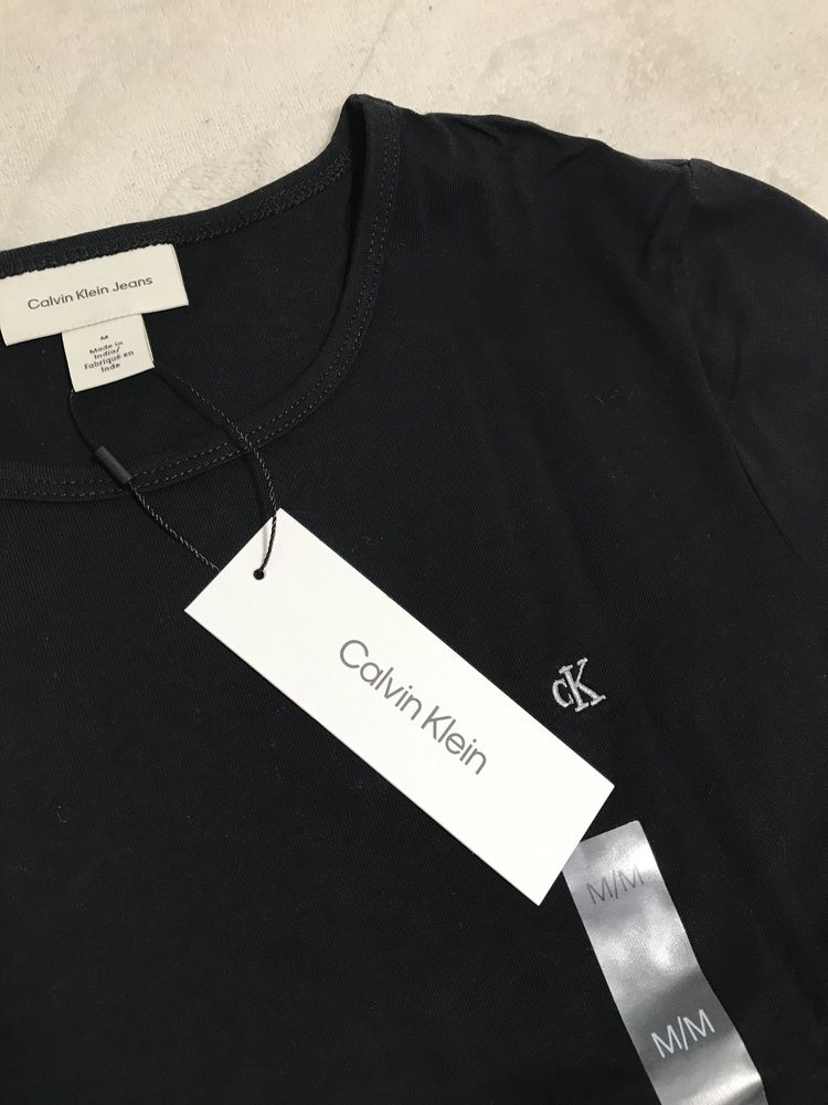 Продам жіночу спортивну сукню Calvin Klein