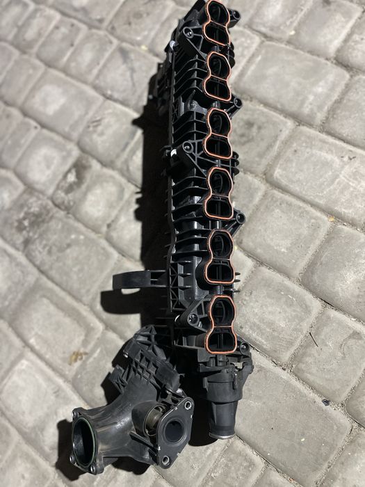 Впускной коллектор BMW .