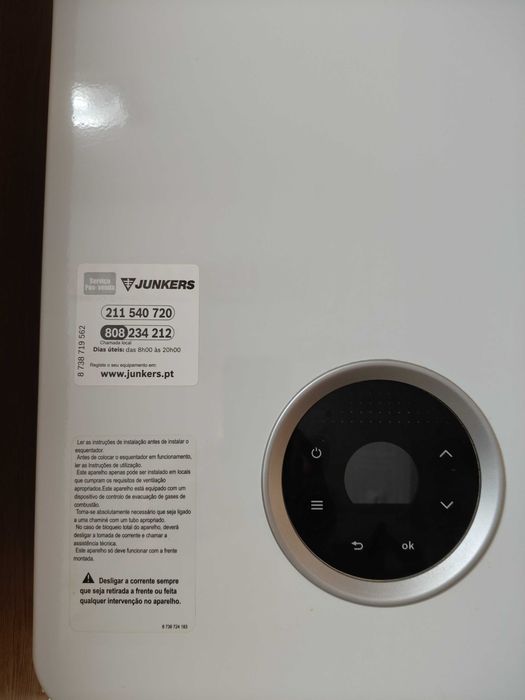 JUNKERS
Aquecedor estanque de gás natural HYDRONEXT 5700 S 17-4