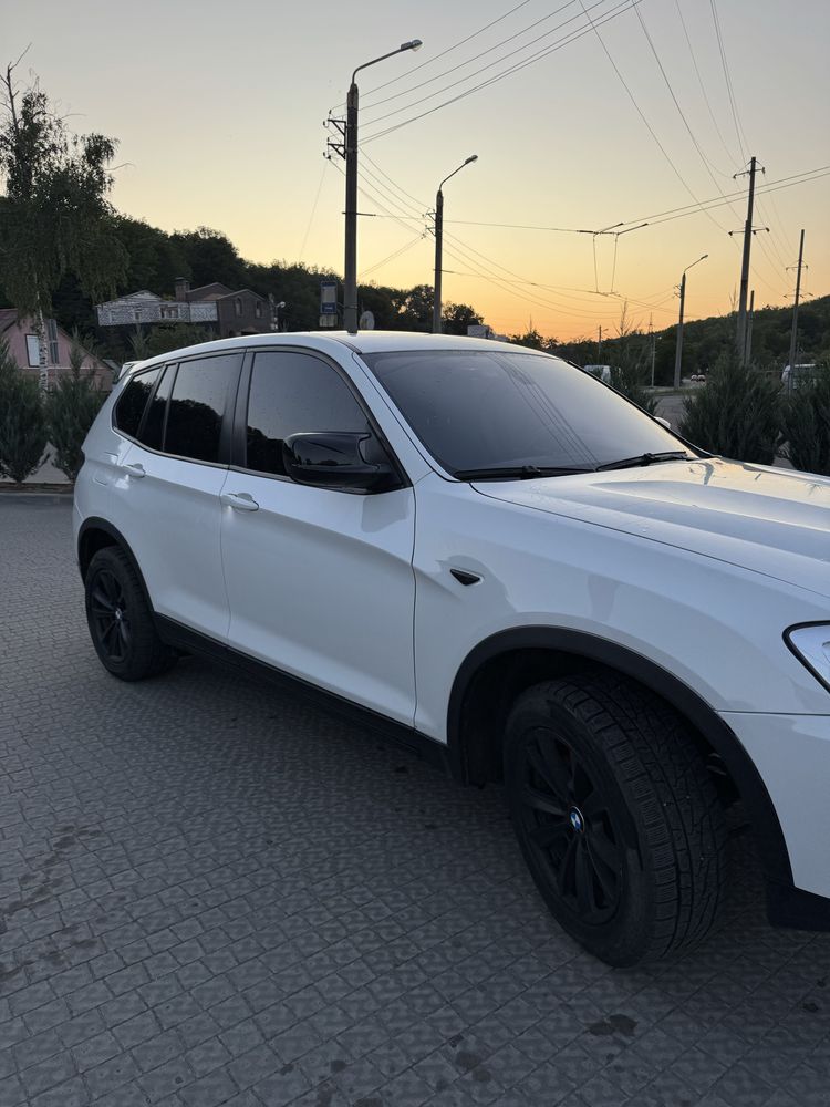 Автомобіль BMW X3 f25