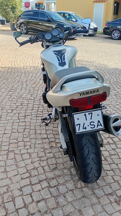 Yamaha Fazer 600