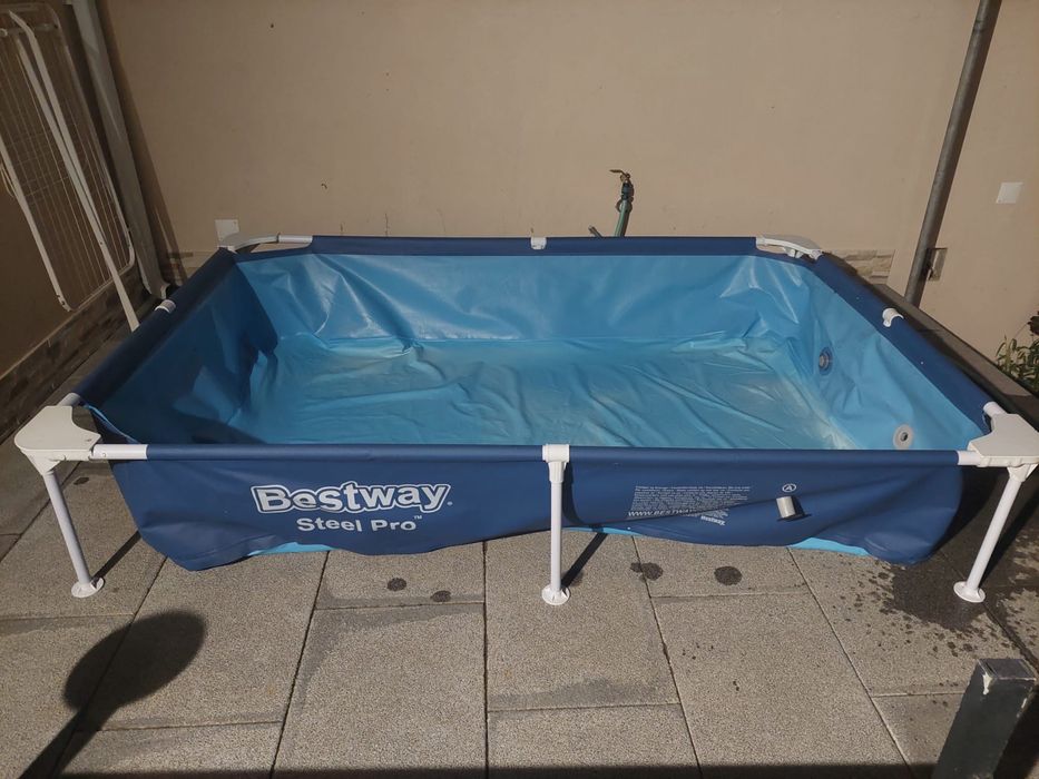Piscina com 1 mês de uso