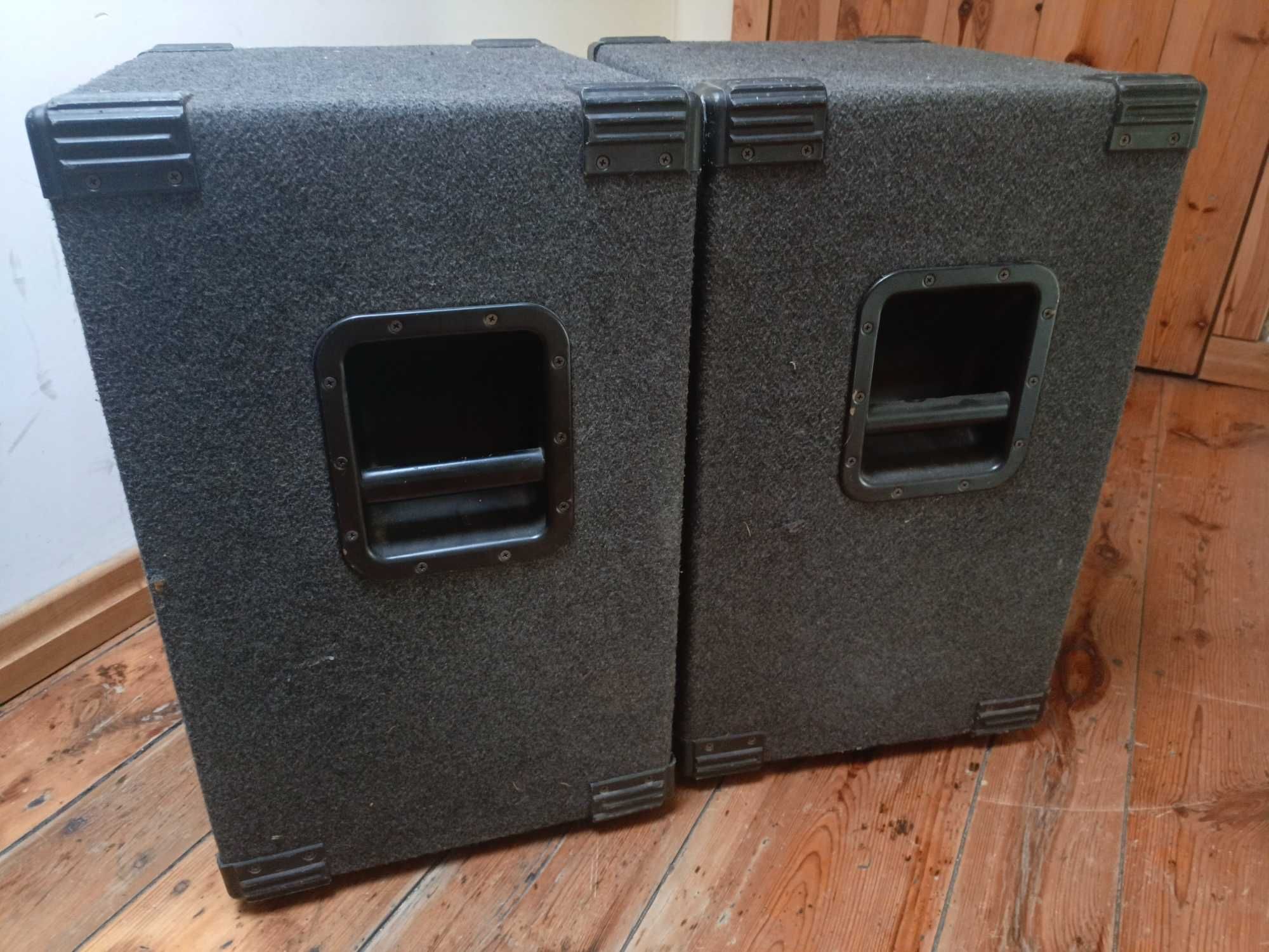 Sprzedam głośniki estradowe basowe doły na głośniku 38 cm.