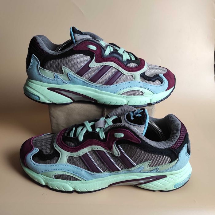 Adidas  кросівки   р.44 довжина устілки 28 см.