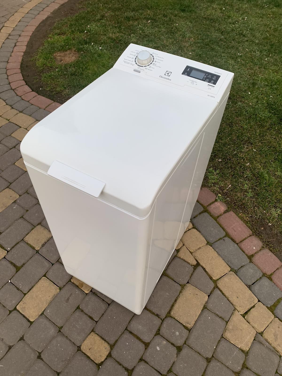 AEG Elektrolux 6 кг. вузька пральна машина