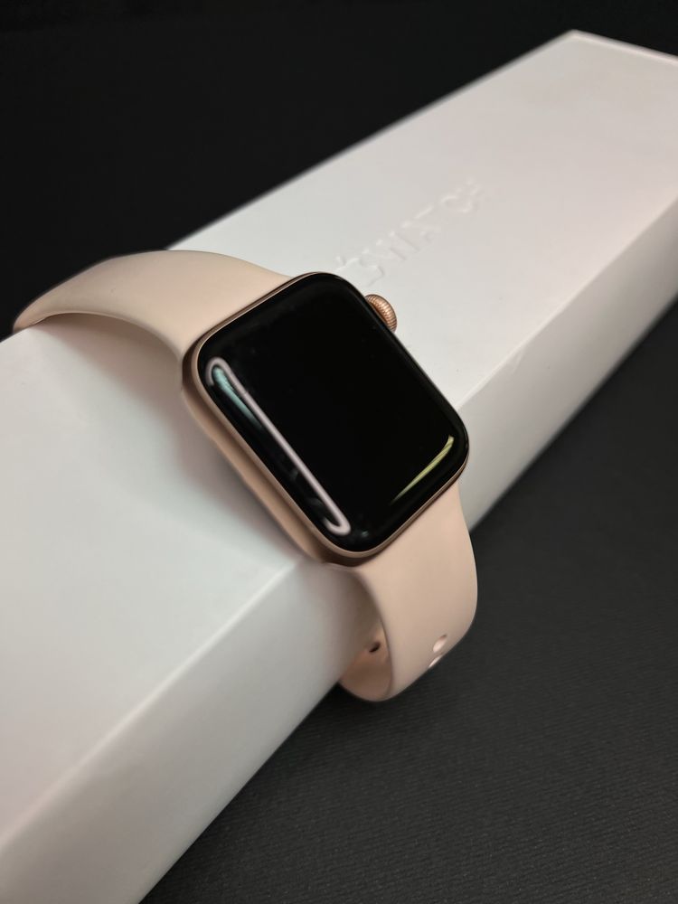 Apple Watch 4 40mm Rose Gold (box)