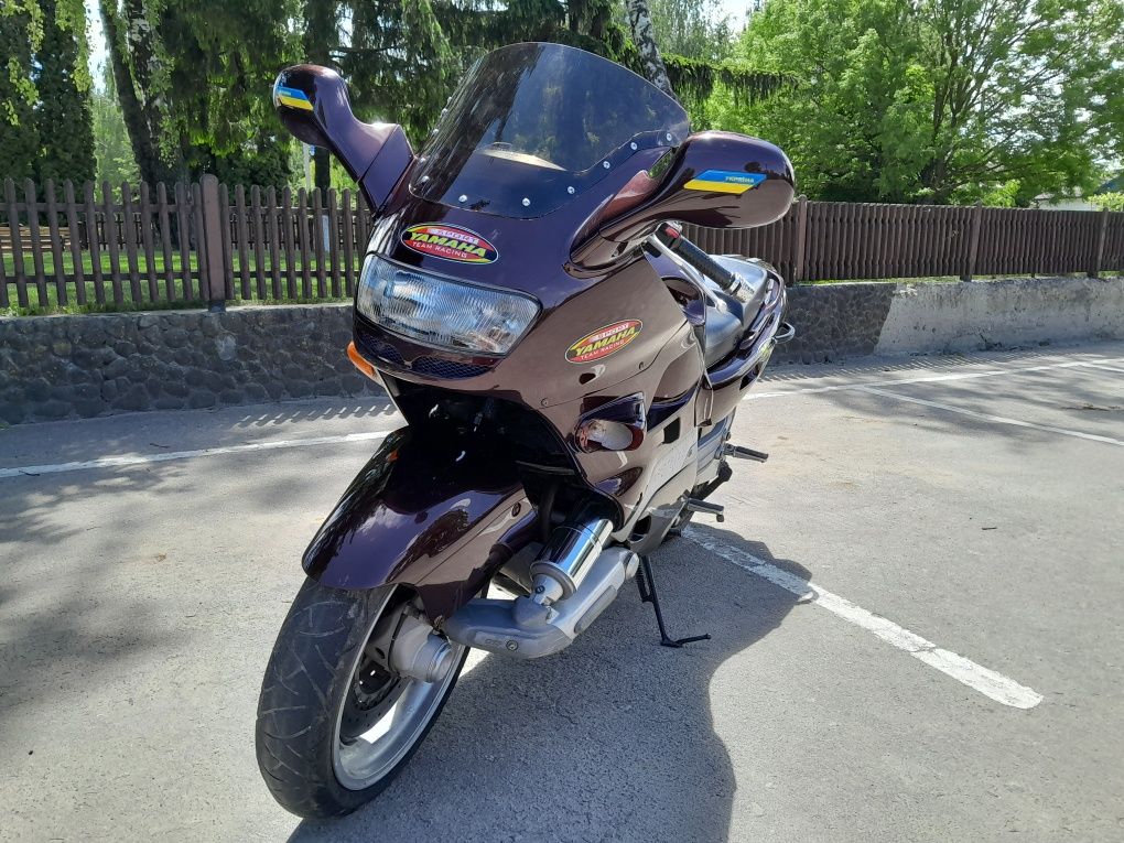 Мотоцикил YAMAHA GTS 1000