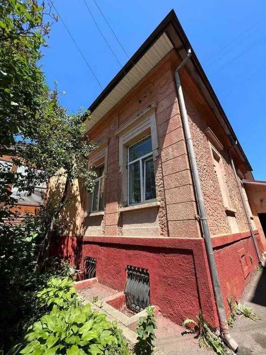 2 рівнева квартира з комерційним потенціалом в центрі міста
