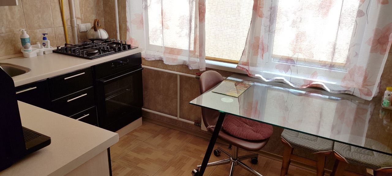 Продам трикімнатну квартиру в центрі Вишневого
