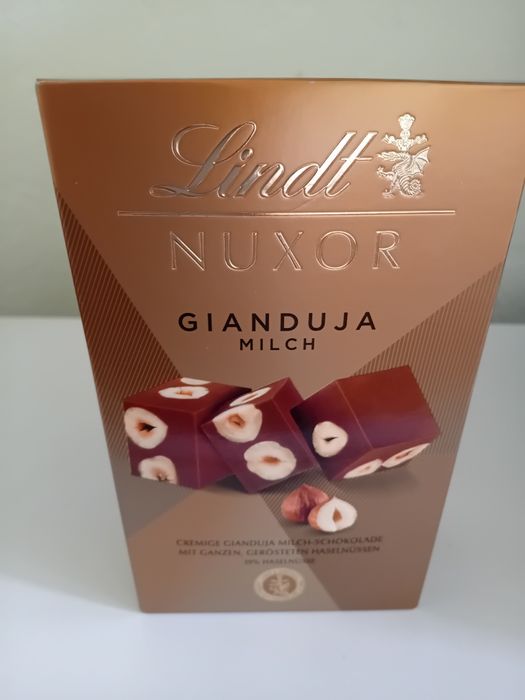 Zestaw 3 Sztuk Pralin LINDT Nuxor Gianduja Milch 150G.