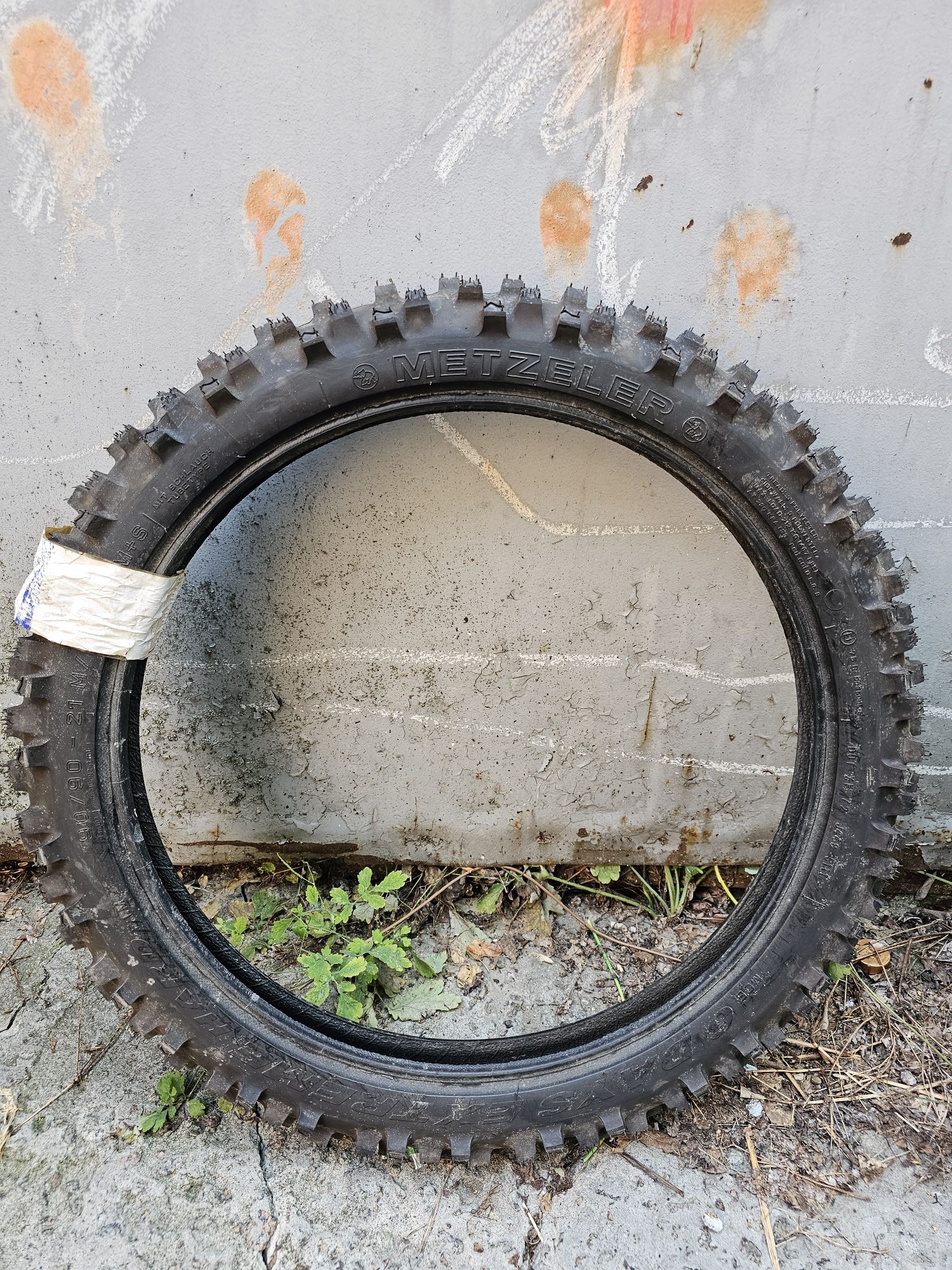 140/80 r18 metzeler 90/90 r21