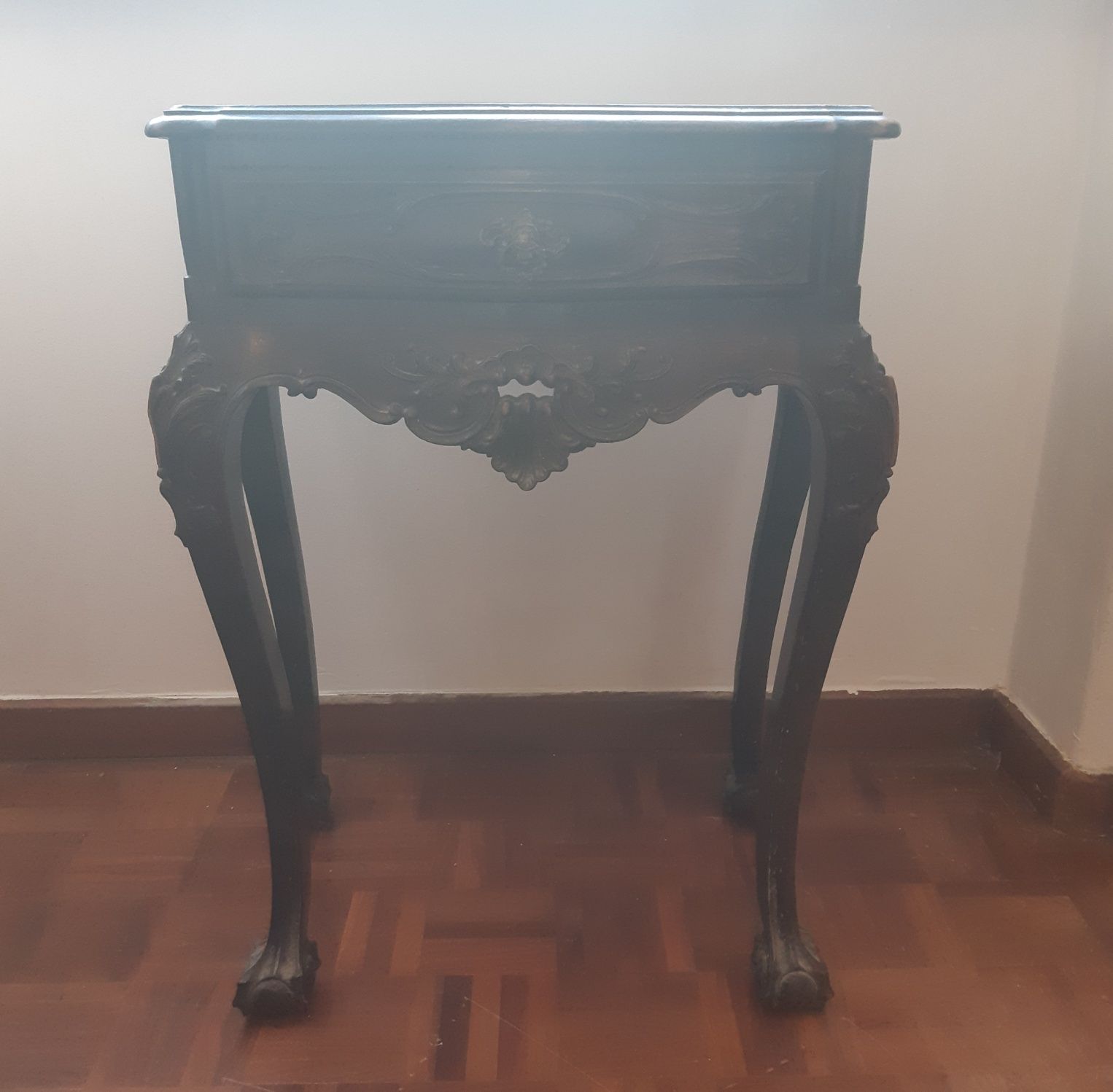 Mesa de cabeceira antiga estilo Dom José I