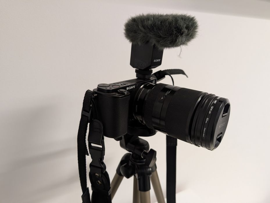 Sony ZV-E10 +obiektyw jasny Sigma 16 mm 1.4 stan idealny, 1 właściciel