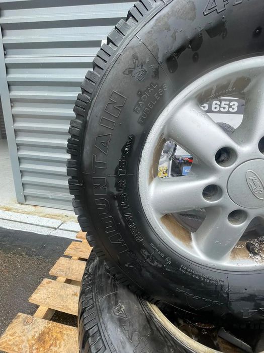 PNEUS 235 75 15 INSATURBO MOUTAIN 4X4 70% DE PISO