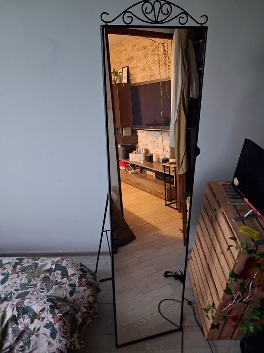 Lustro stojące z haczykami IKEA