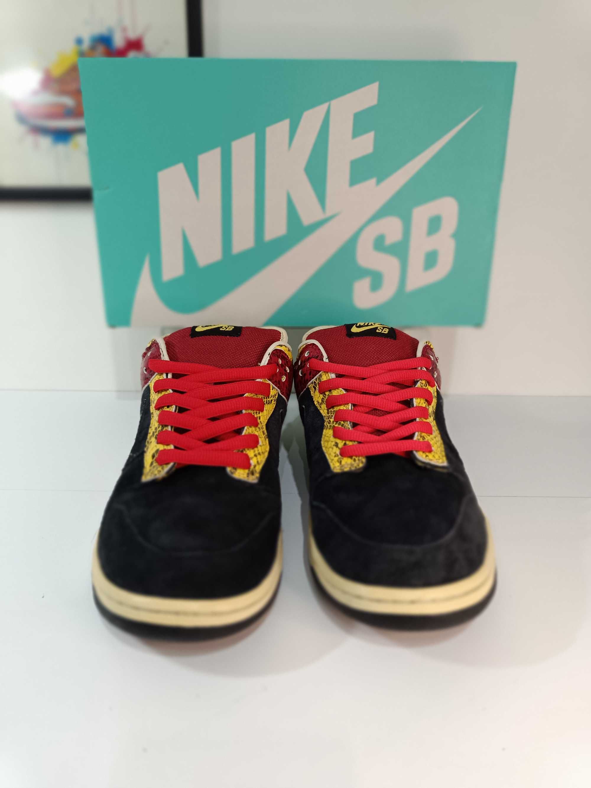 Nike SB Dunk Low Coral Snake