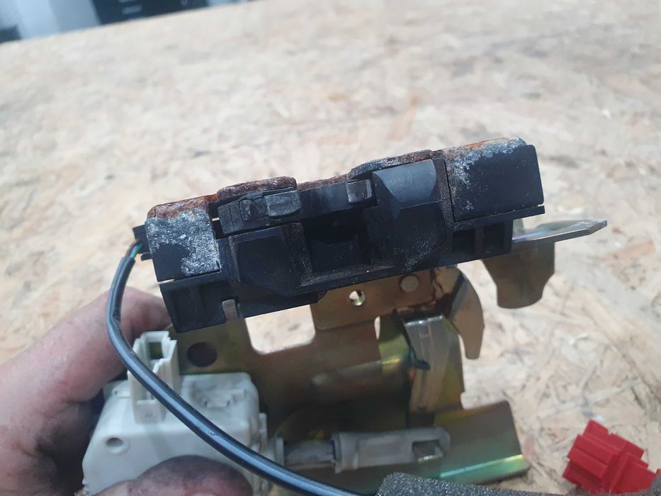 Zamek klapy bagażnika Vw Sharan 1 lift 06 rok sprawny