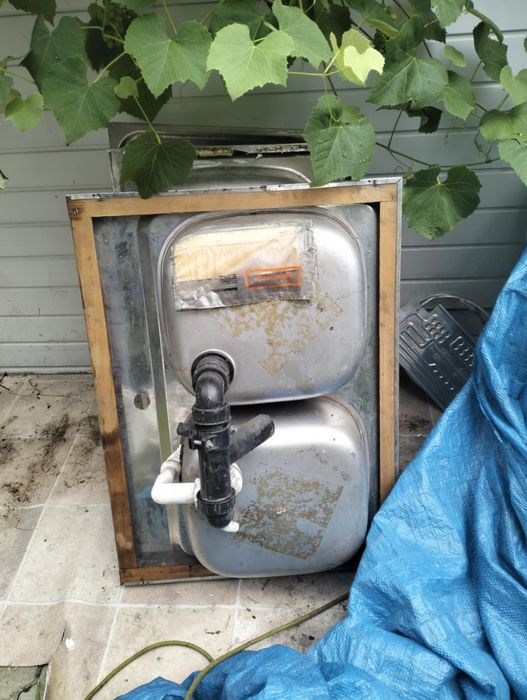 Zlewozmywak kuchenny z baterią