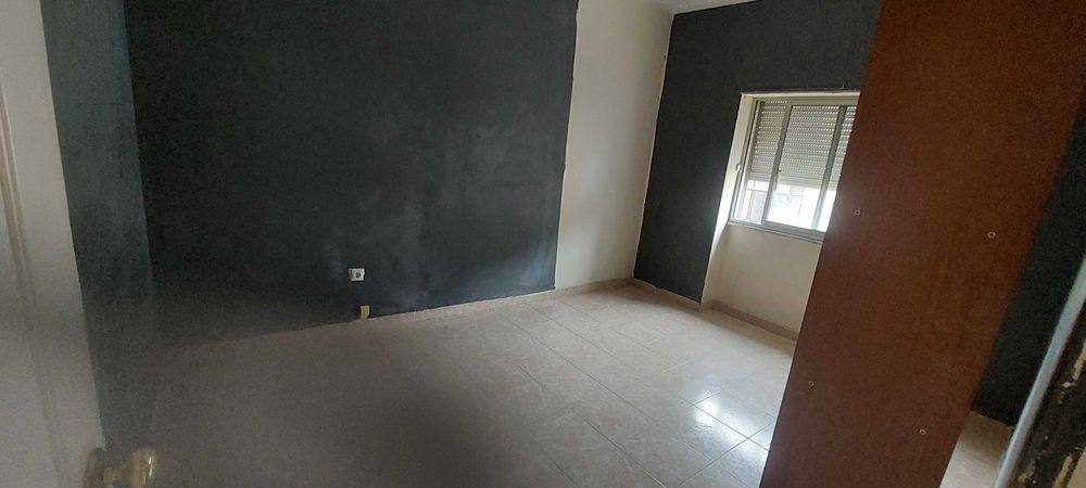 Alugo T2 lavradio- 740 euros