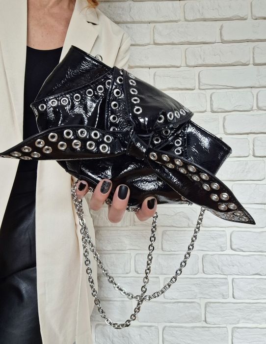 Zara Torebka wieczorowa Lakierowana kopertówka z kokardą