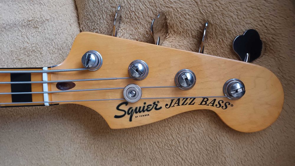 Gitara  Basowa JAZZ BASS SQUIER by Fender  Natural  jak Nowa
