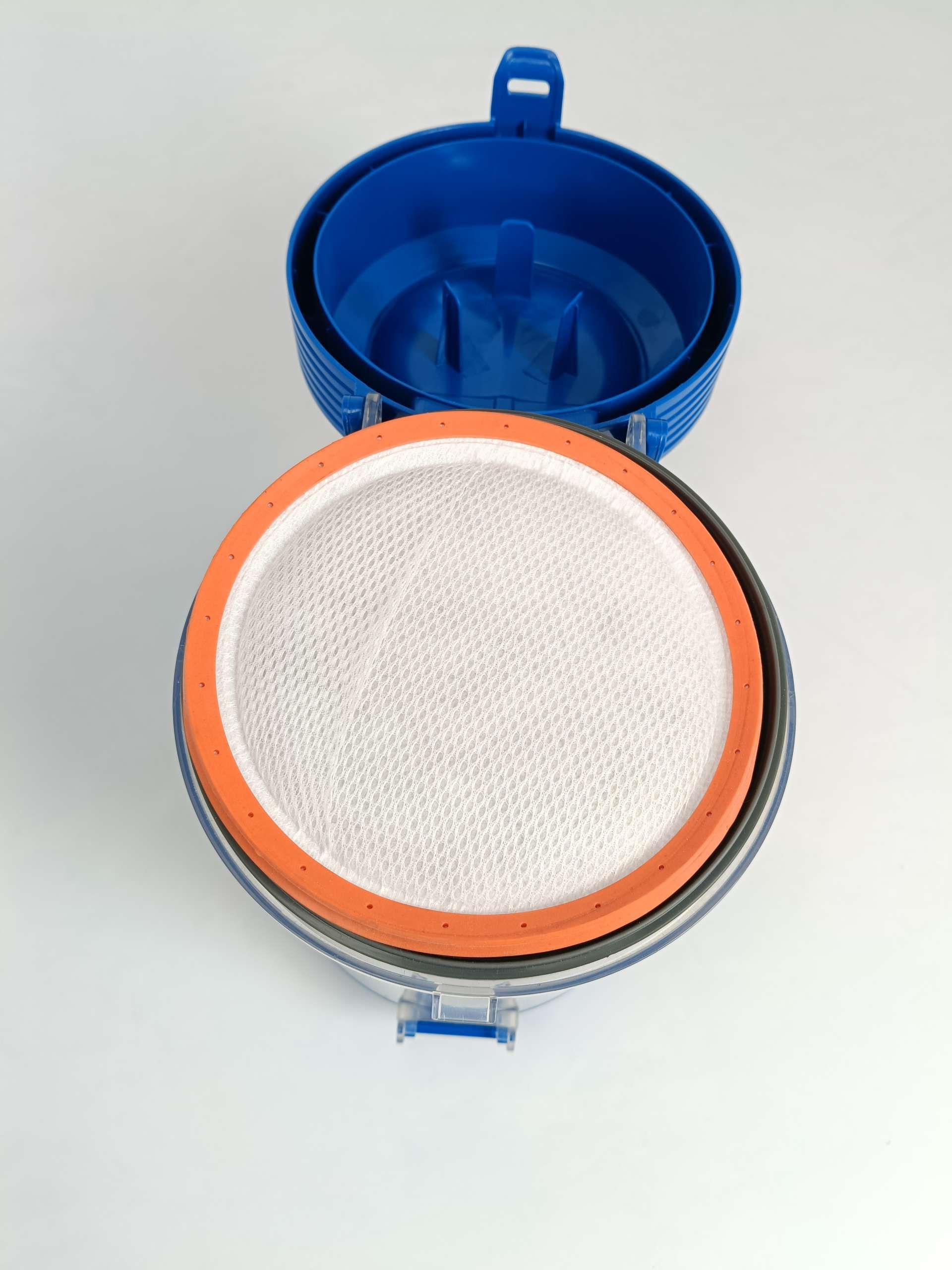 Odkurzacz bezworkowy AmazonBasics VCS35A17K0A 2L, czarny/niebieski