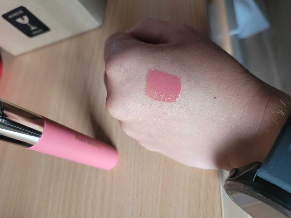 Rare Beauty olejek do ust tintujący hope