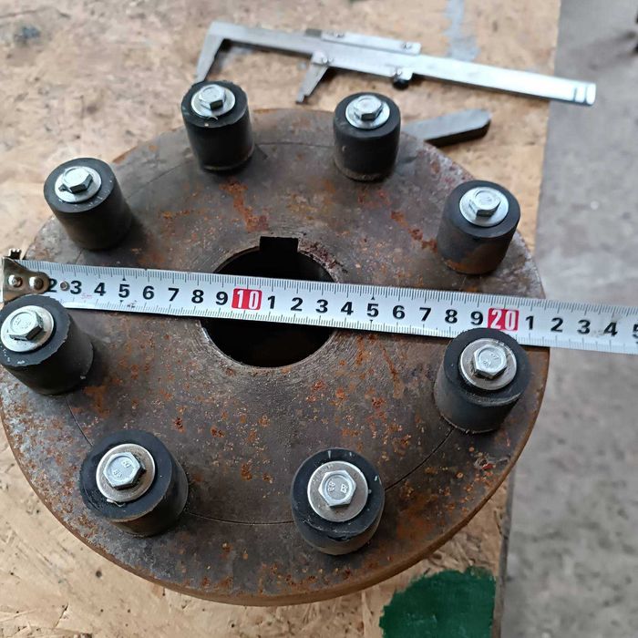 Полумуфта. металлическая  муфта, резиновые втулки