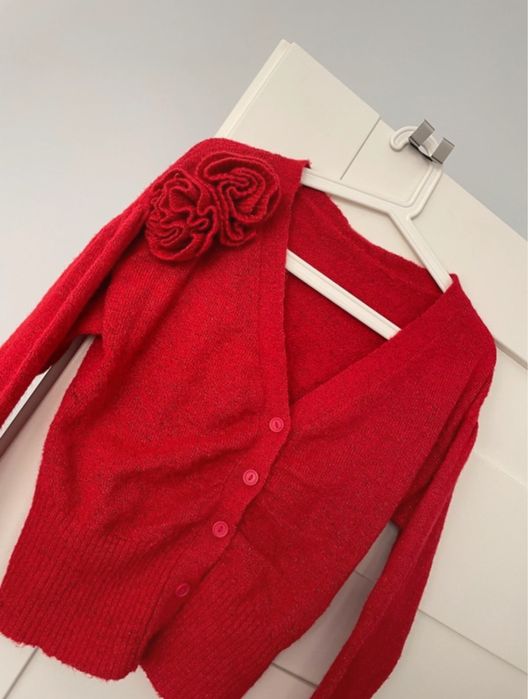 Sweter Zara Czerwony Kardigan m róże 3d kwiaty róża broszka butrym