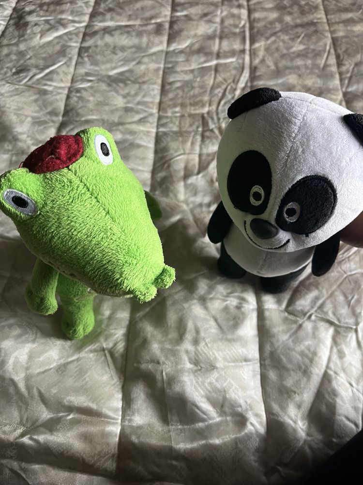 Peluches Panda e Crocas