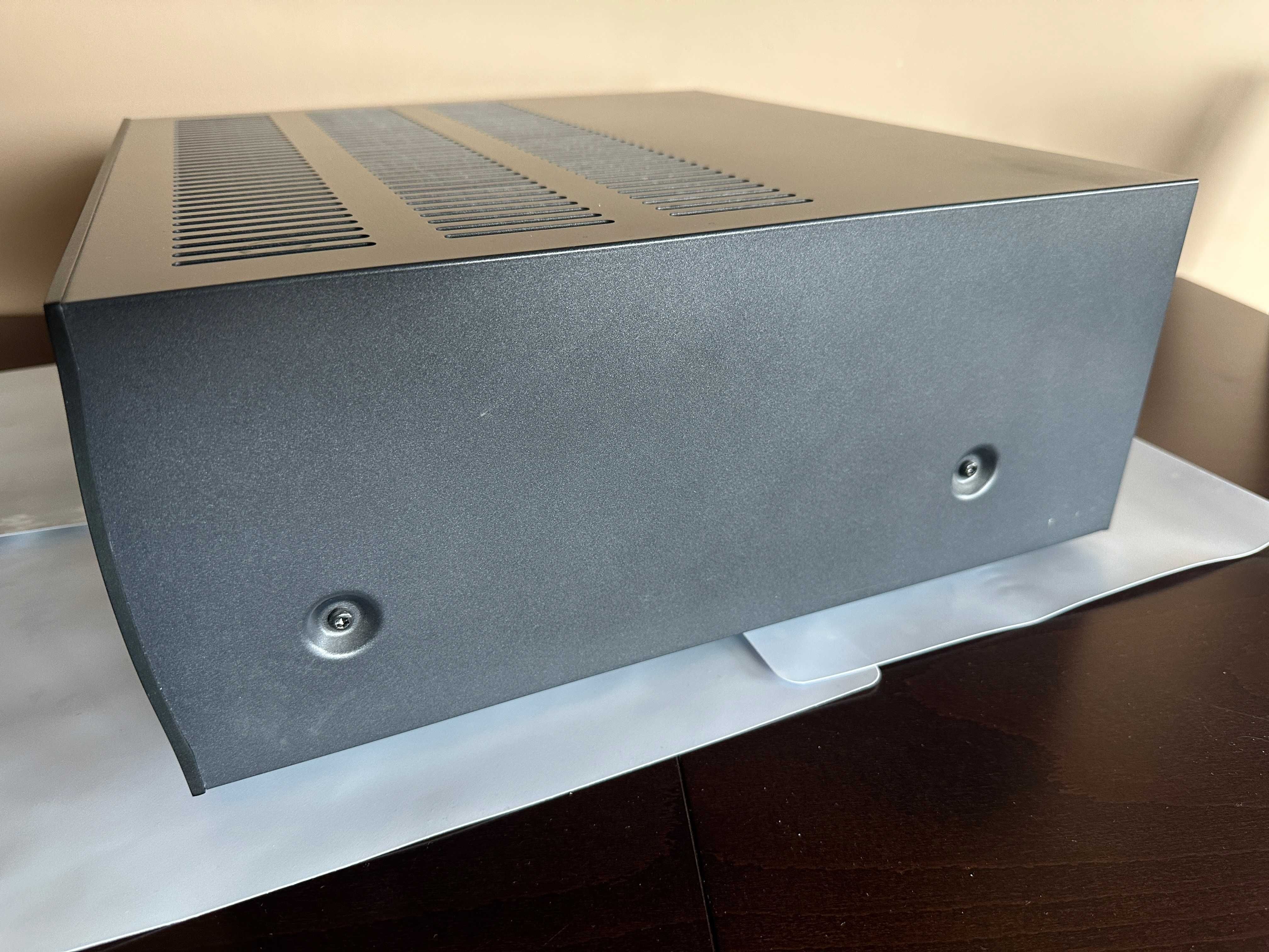 Amplituner ARCAM AVR 380