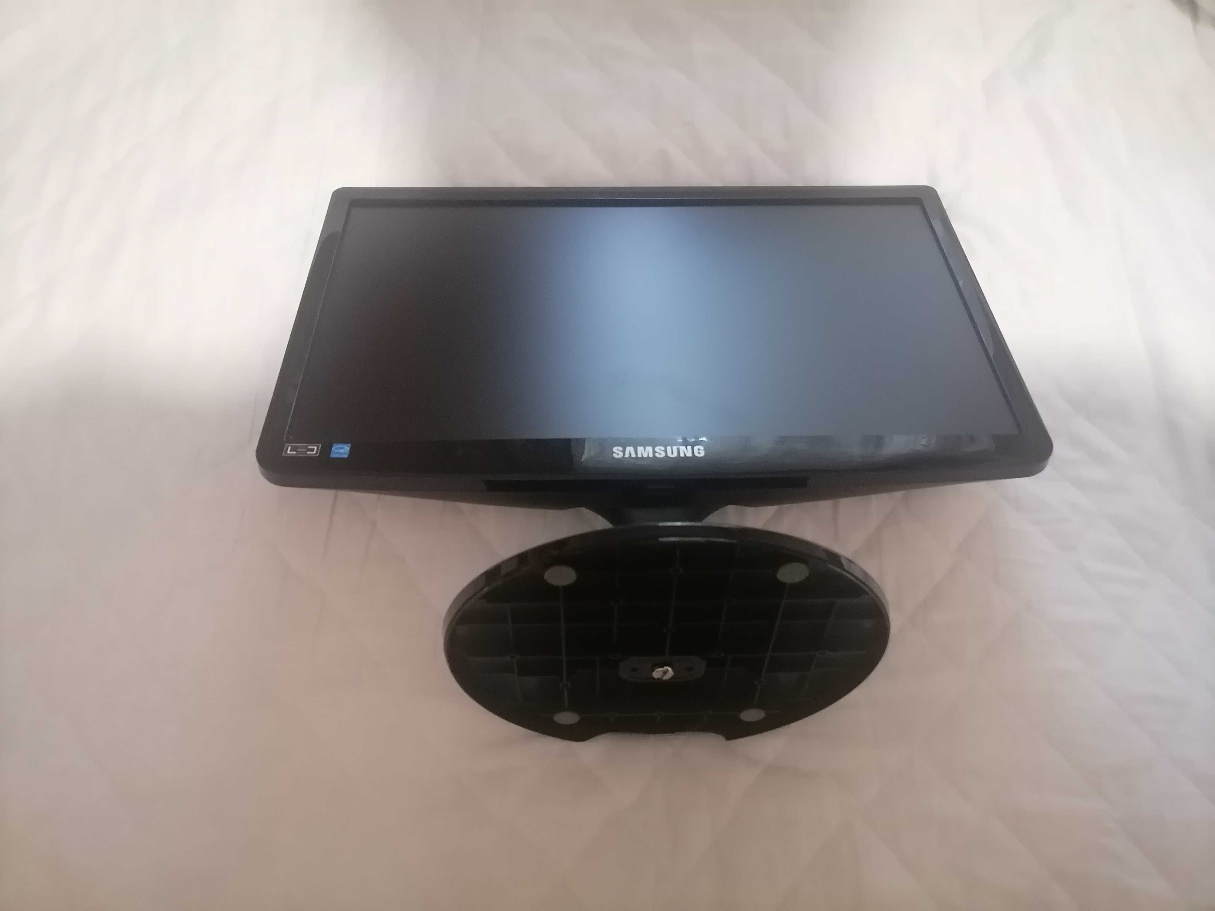 Монитор 19 Samsung SyncMaster SA100