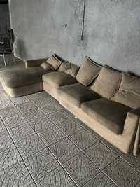 Sofa com chaiselong e modulo adicional
