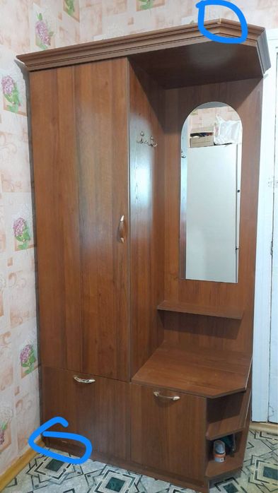 Продам прихожку з дзеркалом