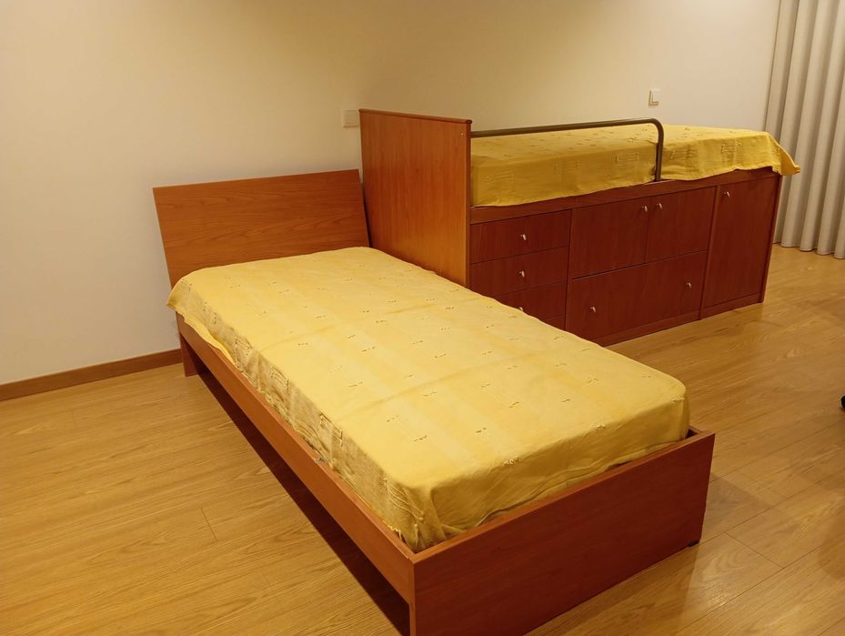Quarto Completo – 2 Beliches + Secretária + Camiseiro (cor: cerejeira)