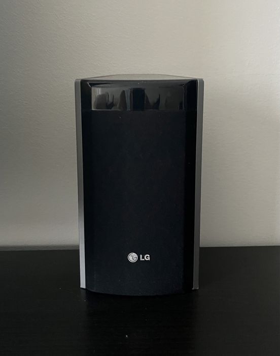 Sistema de som LG - 4 colunas e subwoofer e DVD