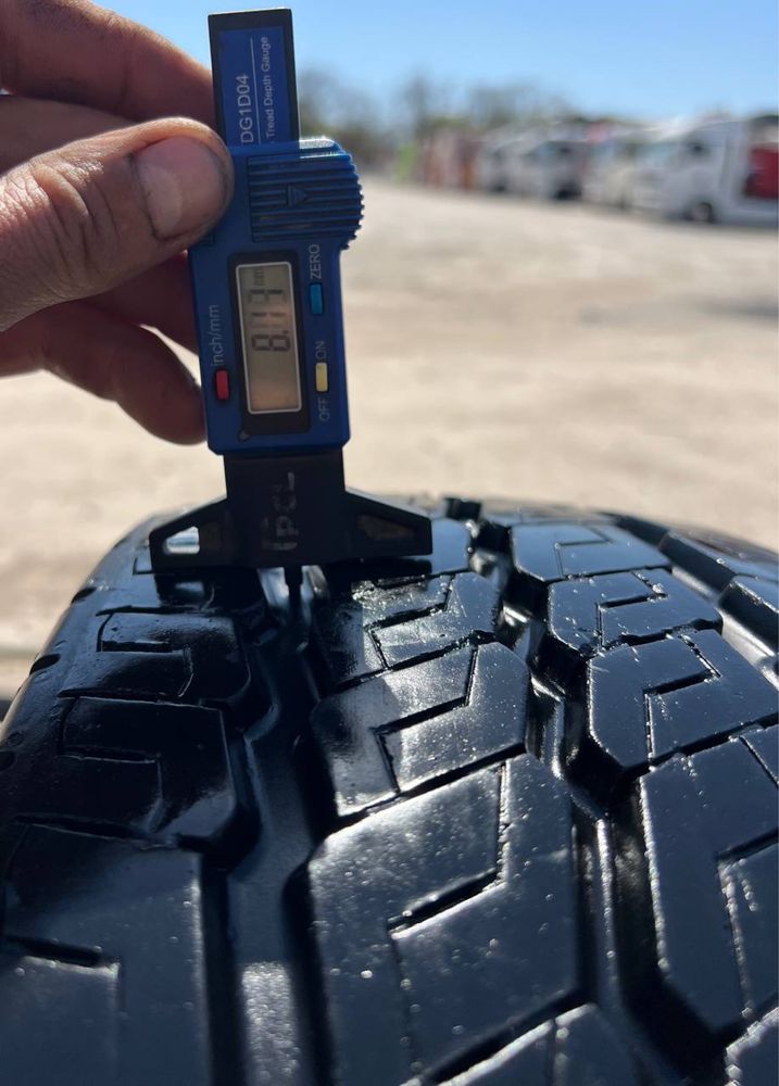 Шины б у 215/70R15c Continental Vanco Camper лето