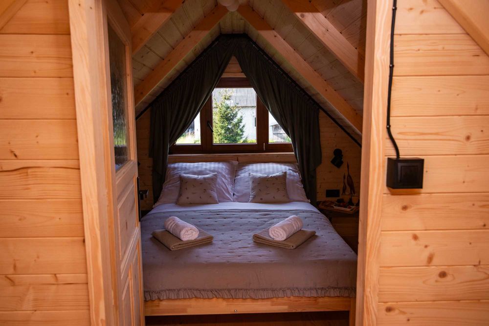 Domek Roztocze - szczelnie ogrodzony. Ognisko. Jacuzzi - Balia. Sauna.