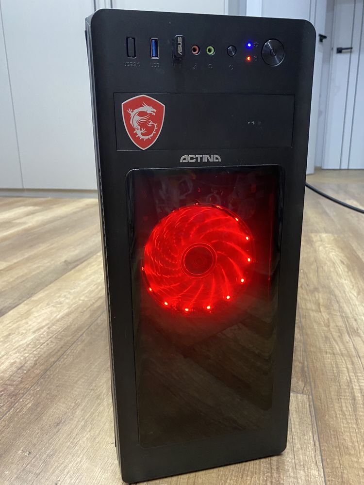 Komputer Actina z monitorem