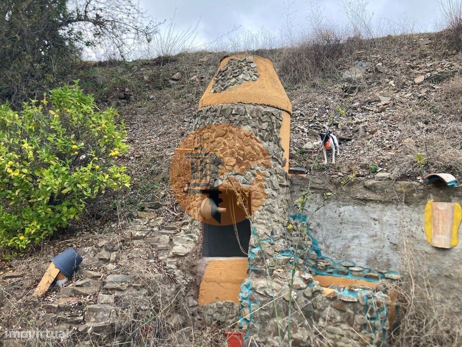 Terreno Rustico Com 920 M2 - Com Poço - Nora Nova - Odeleite - Cast...