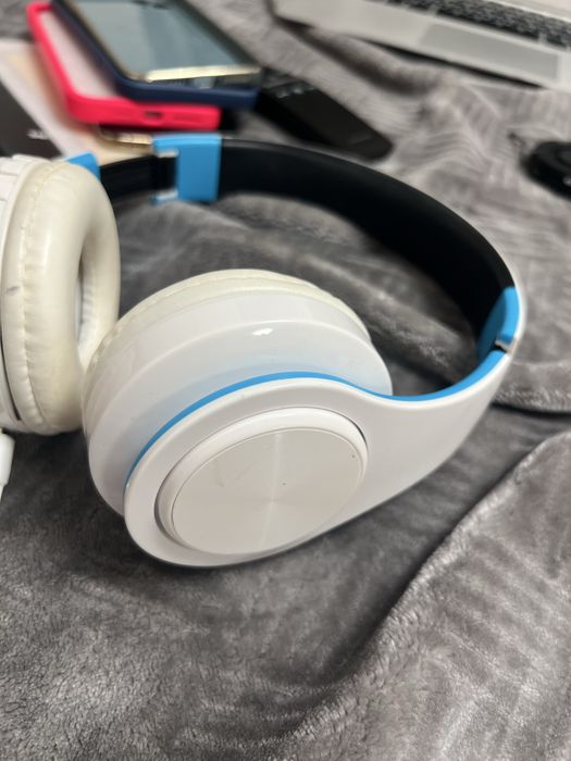 Bluetooth-навушники, накладні, класний колір,непоганий звук,бездротові