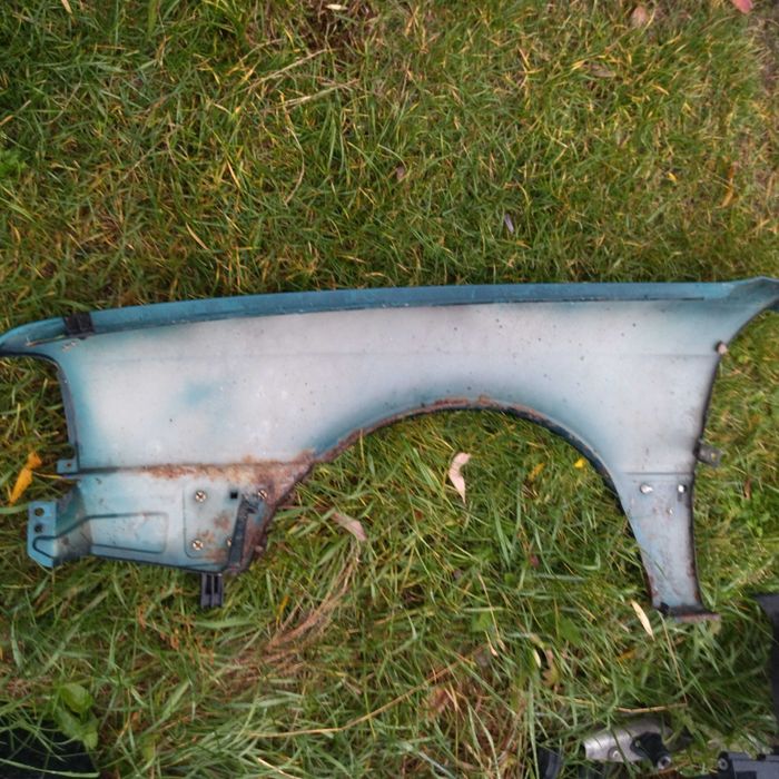 blotnik błotnik prawy  lz6p audi 80 b4