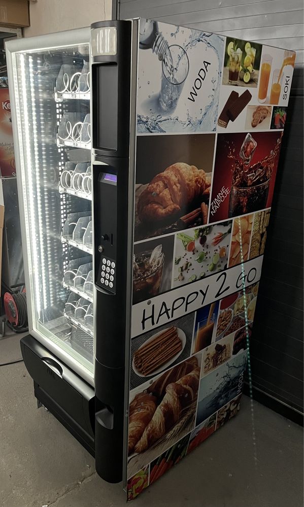 Necta Snakky vending automat sprzedający CBD maseczkomat