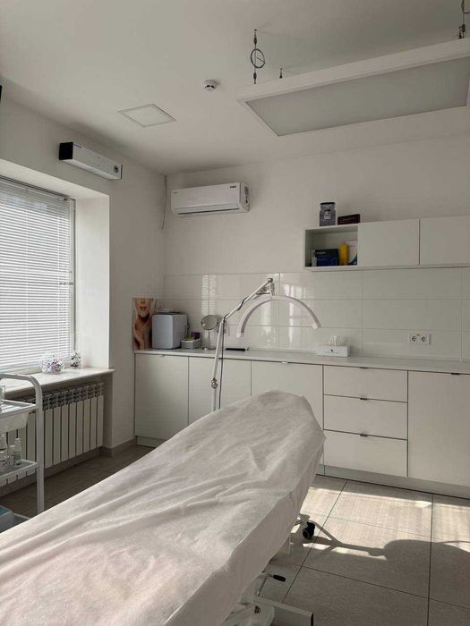 Запускайте Ваш успішний бізнес в ЦЕНТРі міста! Супер локація, ремонт!